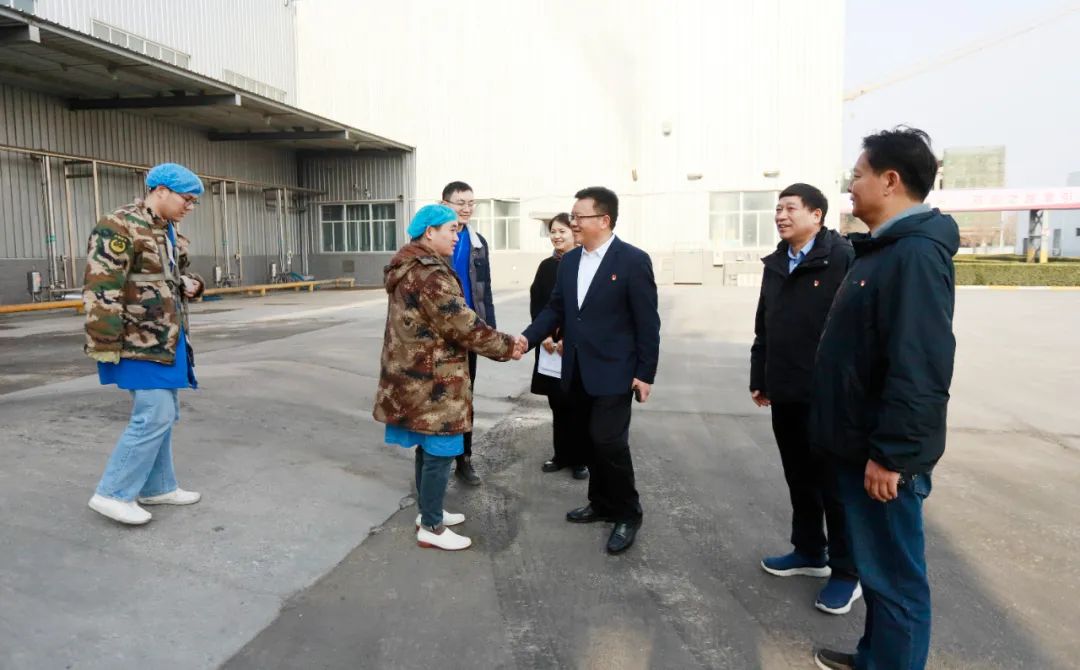 新春慰問送關懷——集團黨委書記、董事長慰問春節(jié)期間堅守崗位的一線職工