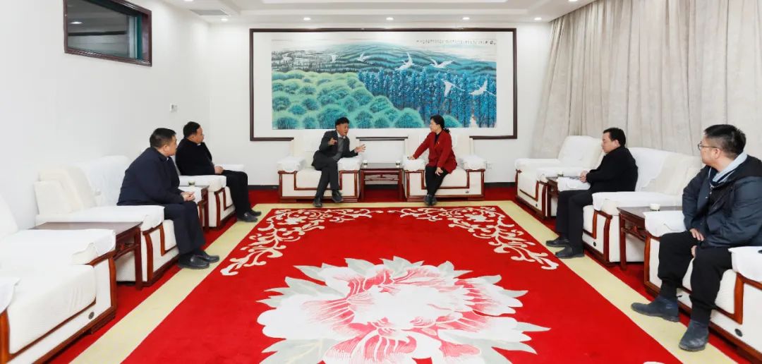 發(fā)揮產業(yè)優(yōu)勢 助力鄉(xiāng)村振興 | 民權縣委副書記、縣長王靜嫻會見關曉彥董事長一行