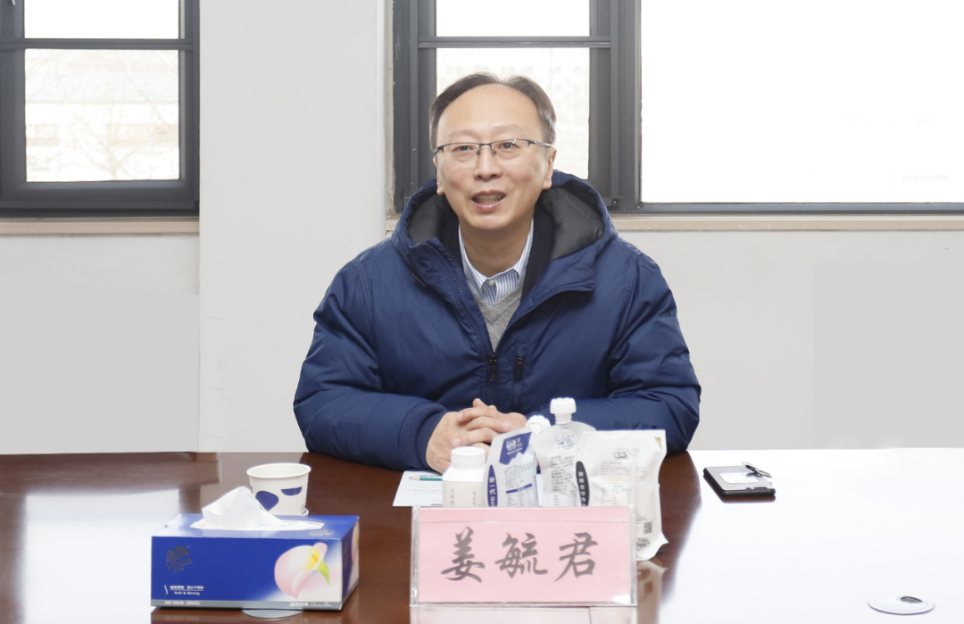 花花牛丨東北農(nóng)大食品學(xué)院院長(zhǎng)、中原食品實(shí)驗(yàn)室首席科學(xué)家姜毓君教授蒞臨花花牛乳業(yè)集團(tuán)調(diào)研