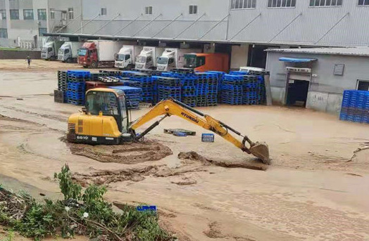 微光匯聚、風雨同舟，我們一起扛！