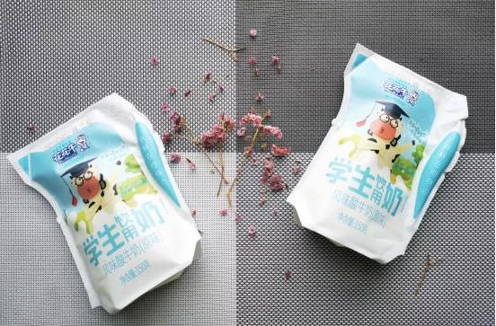 花花牛首款愛克林低溫學(xué)生飲用酸牛奶上市啦?。?！