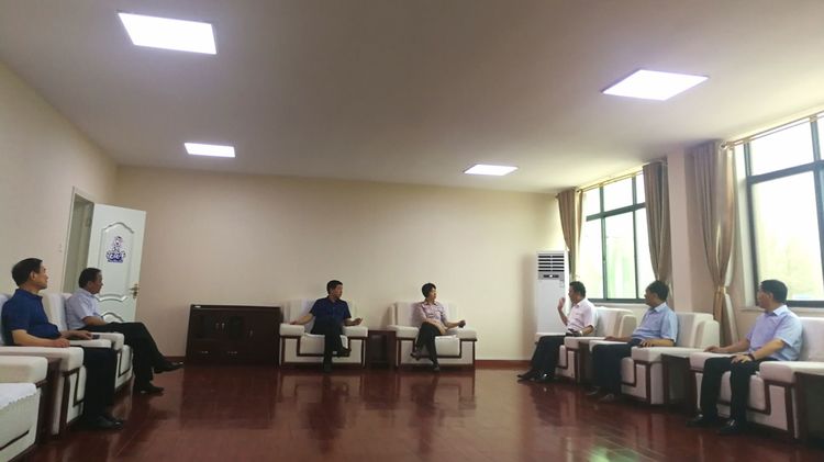 駐馬店市委常委、統(tǒng)戰(zhàn)部長姚新文 蒞臨花花牛乳業(yè)集團(tuán)總部調(diào)研