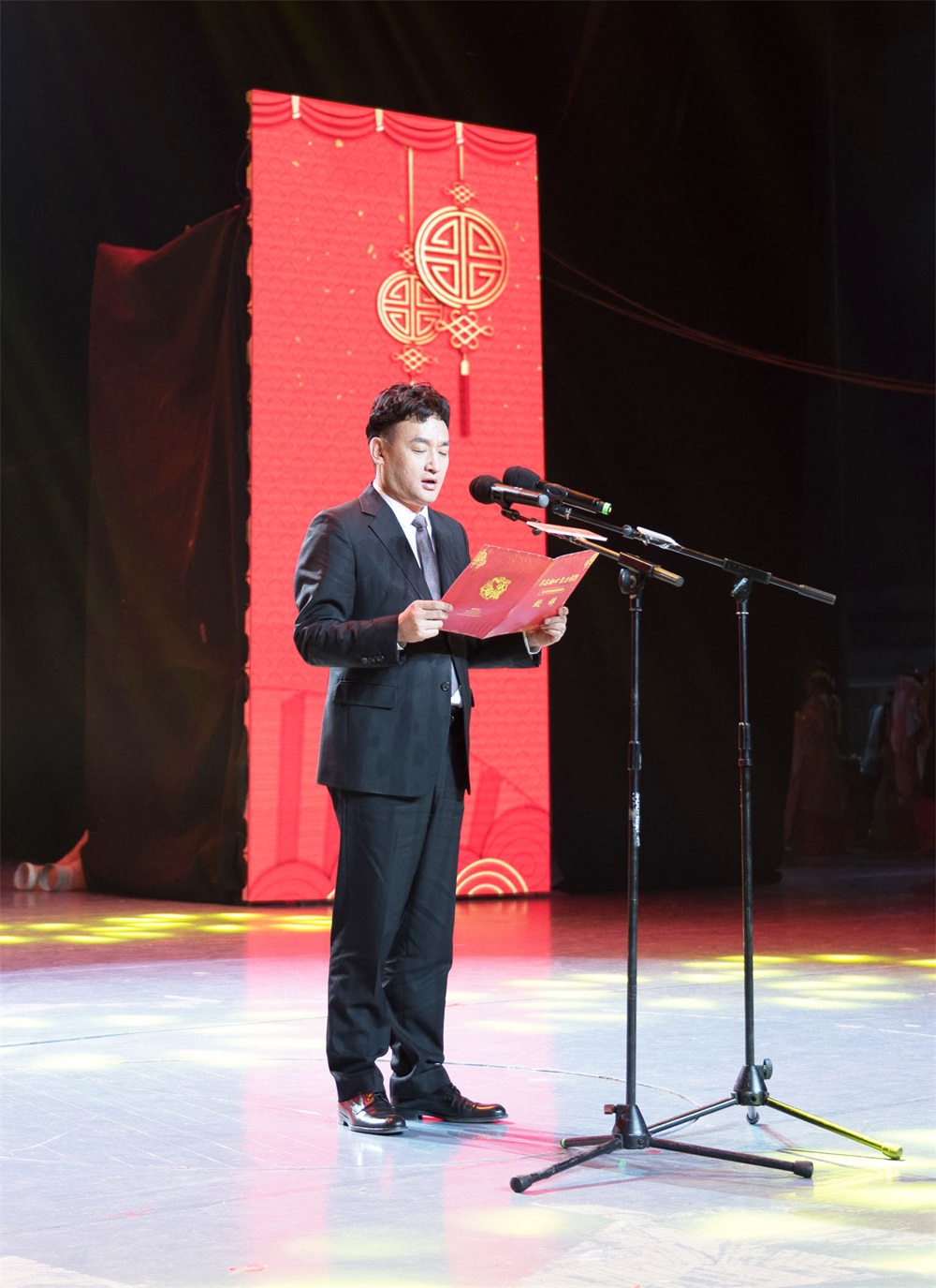 “不忘初心、聚力前行” 花花牛集團2018迎新春聯(lián)歡會隆重舉行